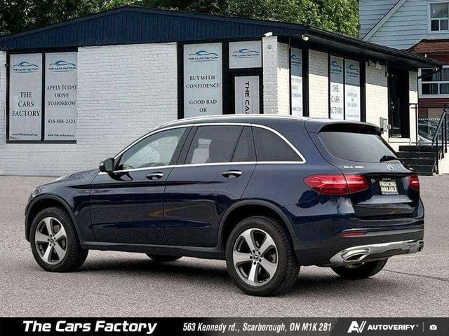 Mercedes-Benz GLC 300 ПОДГРЕВИ * ПАНО * KEYLESS * CARFAX - автомобили, коли, обяви за нови и употребявани 3