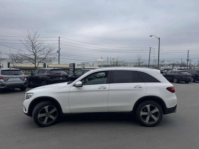 Mercedes-Benz GLC 300 ПОДГРЕВИ * ПАНО * KEYLESS * CARFAX - автомобили, коли, обяви за нови и употребявани 2