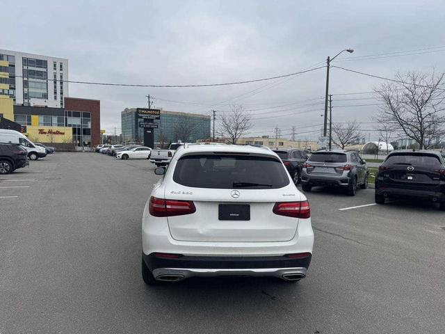 Mercedes-Benz GLC 300 ПОДГРЕВИ * ПАНО * KEYLESS * CARFAX - автомобили, коли, обяви за нови и употребявани 4