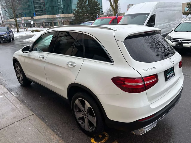 Mercedes-Benz GLC 300 4MATIC * ПОДГРЕВИ * ПАНО * KEYLESS * CARFAX - автомобили, коли, обяви за нови и употребявани 9