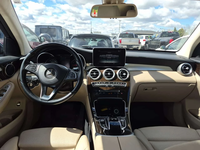 Mercedes-Benz GLC 300 * CARFAX * ПАНОРАМА * МАХАГОН * ПОДГРЕВИ * - автомобили, коли, обяви за нови и употребявани 8
