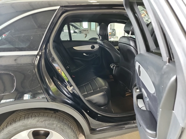 Mercedes-Benz GLC 300 ПАНОРАМА * ПОДГРЕВИ * Blind Spot * CARFAX - автомобили, коли, обяви за нови и употребявани 9