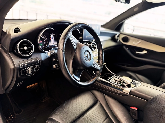 Mercedes-Benz GLC 300 4MATIC* CARFAX* АВТО КРЕДИТ* - автомобили, коли, обяви за нови и употребявани 13