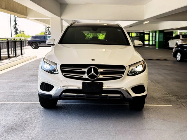 Mercedes-Benz GLC 300 4MATIC* CARFAX* АВТО КРЕДИТ* - автомобили, коли, обяви за нови и употребявани 2