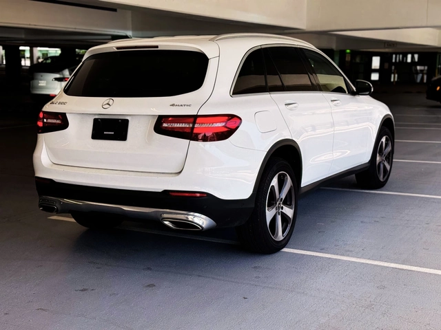 Mercedes-Benz GLC 300 4MATIC* CARFAX* АВТО КРЕДИТ* - автомобили, коли, обяви за нови и употребявани 5