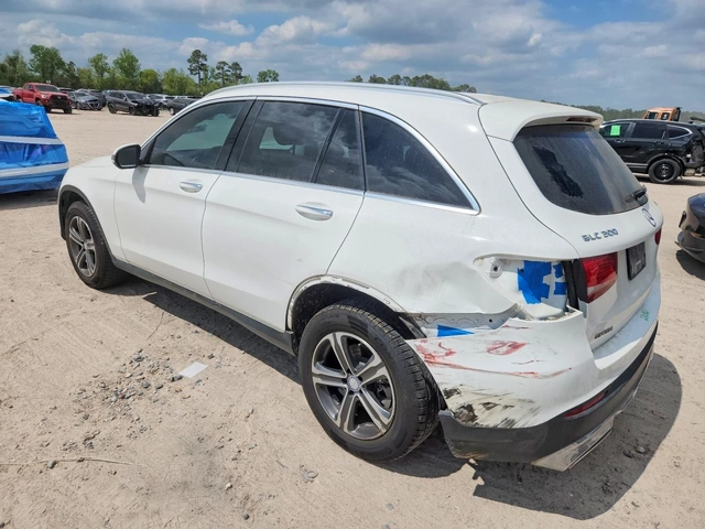 Mercedes-Benz GLC 300 4MATIC* ЛИЗИНГ* ПОДГРЕВ - автомобили, коли, обяви за нови и употребявани 1