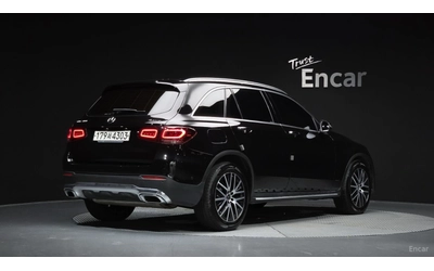 mercedes-benz-glc-300 - 1