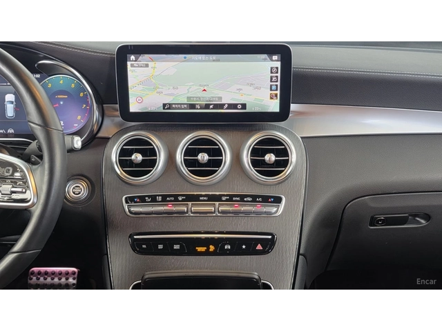 Mercedes-Benz GLC 300 4MATIC/DIGITAL/HEAD-UP/PANOROOF/DRIVE-ASSISTS - автомобили, коли, обяви за нови и употребявани 8