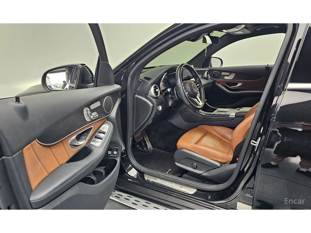 Mercedes-Benz GLC 300 AMG* LINE* HYBRID* COUPE* ДИСТРОНИК* ХЕДЪП* - автомобили, коли, обяви за нови и употребявани 4