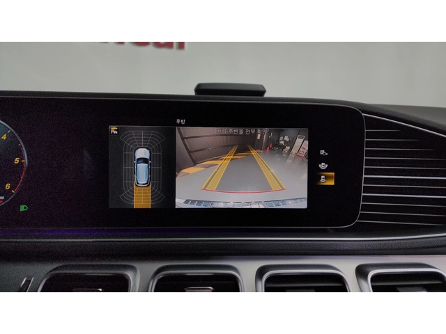 Mercedes-Benz GLC 300 - автомобили, коли, обяви за нови и употребявани 13