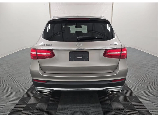 Mercedes-Benz GLC 300 4MATIC - автомобили, коли, обяви за нови и употребявани 4