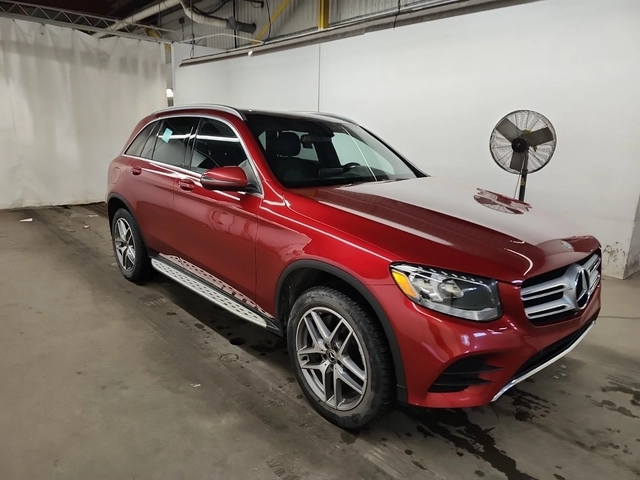 Mercedes-Benz GLC 300 4MATIC | Панорама | Камера | Чист Carfax - автомобили, коли, обяви за нови и употребявани 1
