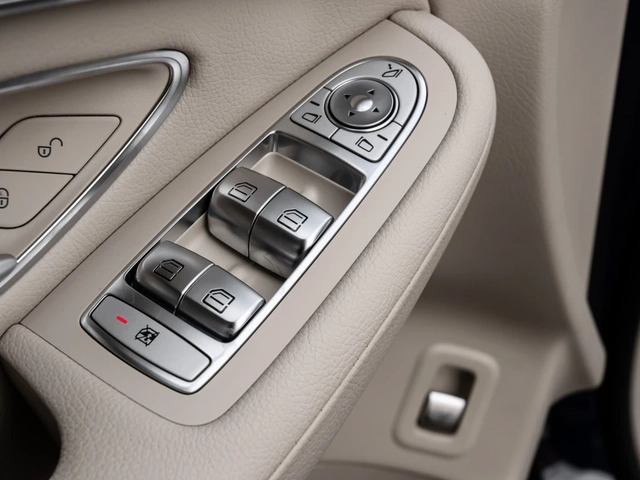 Mercedes-Benz GLC 300 4MATIC AMG Line - автомобили, коли, обяви за нови и употребявани 10