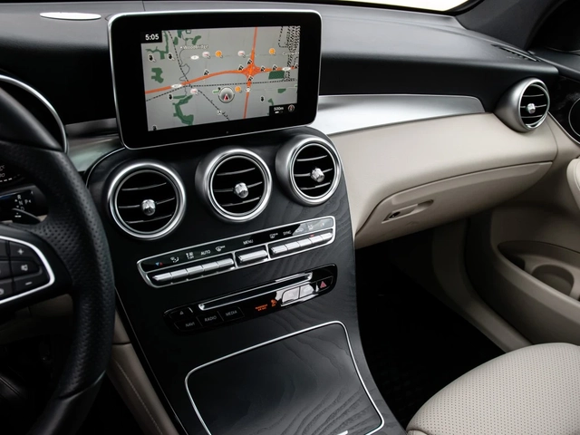 Mercedes-Benz GLC 300 4MATIC AMG Line - автомобили, коли, обяви за нови и употребявани 12