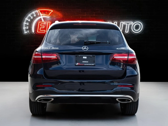 Mercedes-Benz GLC 300 4MATIC AMG Line - автомобили, коли, обяви за нови и употребявани 4