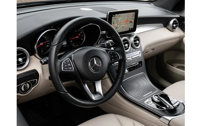 Mercedes-Benz GLC 300 4MATIC AMG Line - автомобили, коли, обяви за нови и употребявани 6