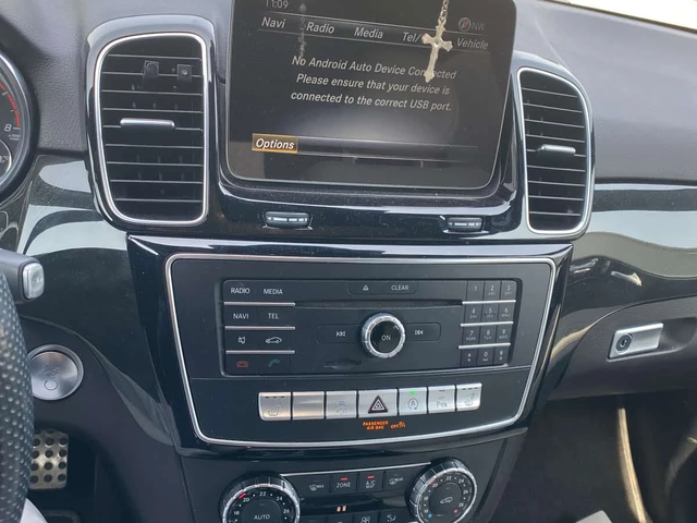 Mercedes-Benz GLC 43 AMG ДИСТРОНИК * PANO * ПОДГРЕВИ * CARFAX - автомобили, коли, обяви за нови и употребявани 8
