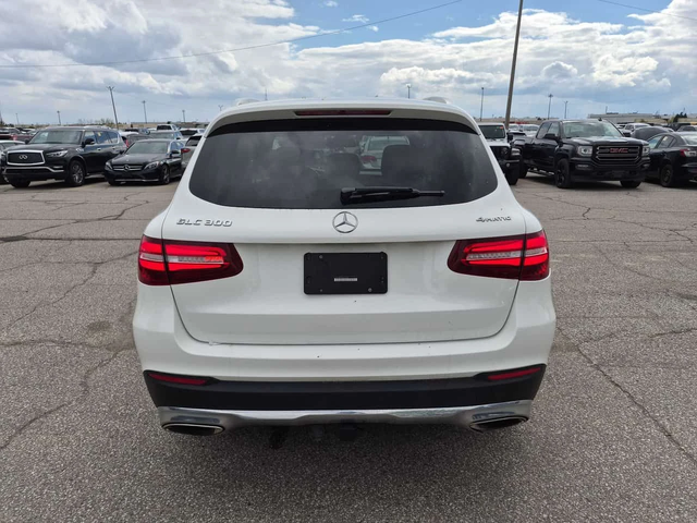 Mercedes-Benz GLC * 300 * ПОДГРЕВ * ВТОРИ ГУМИ * ОТ ПРЕДСТАВИТЕЛСТВО - автомобили, коли, обяви за нови и употребявани 3