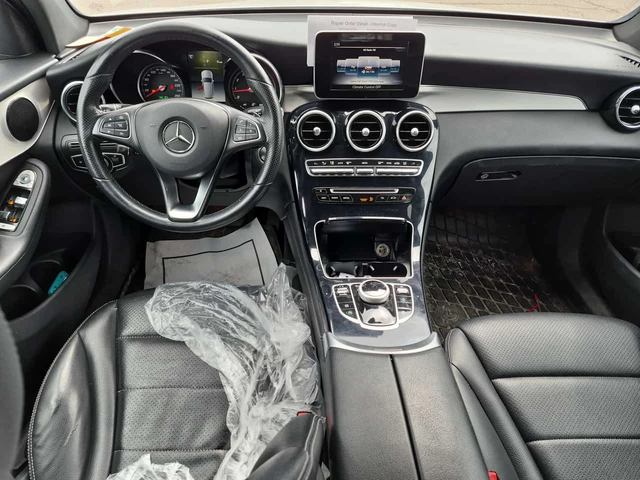 Mercedes-Benz GLC * 300 * ПОДГРЕВ * ВТОРИ ГУМИ * ОТ ПРЕДСТАВИТЕЛСТВО - автомобили, коли, обяви за нови и употребявани 7