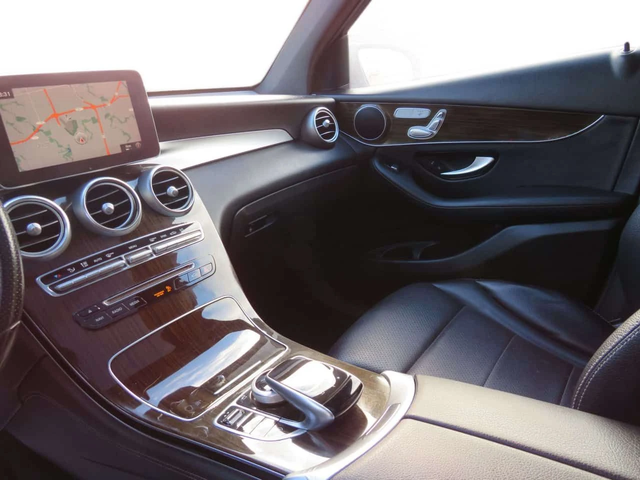 Mercedes-Benz GLC AMG w/ Navi CarPlay Sunroof * No Accident - автомобили, коли, обяви за нови и употребявани 11