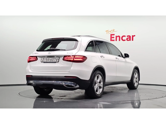 Mercedes-Benz GLC GLC220d 4MATIC | Memory | Ел. волан | Панорама - автомобили, коли, обяви за нови и употребявани 1