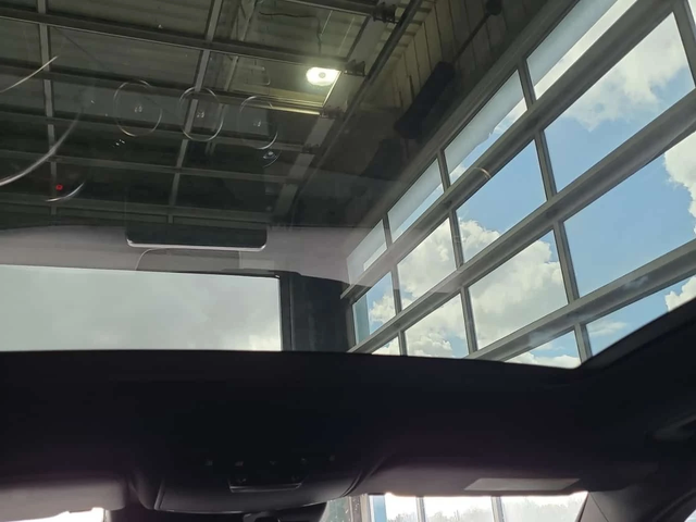 Mercedes-Benz GLC 63 AMG S * BURMESTER * 360 * PANO * CARFAX - автомобили, коли, обяви за нови и употребявани 12