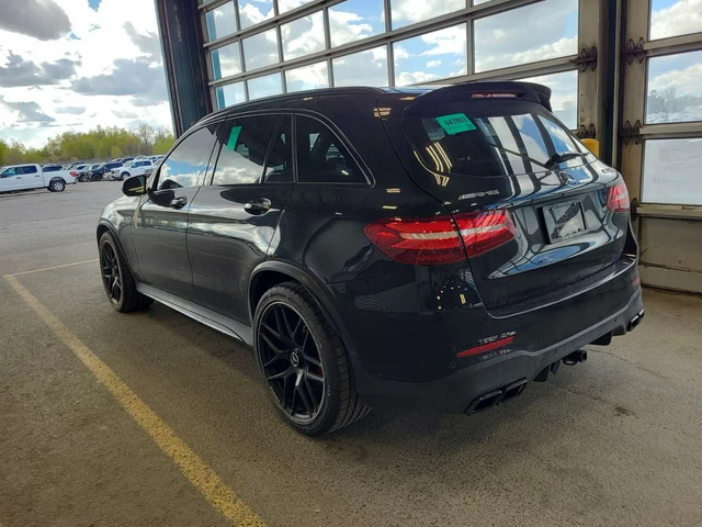 Mercedes-Benz GLC 63 AMG S * BURMESTER * 360 * PANO * CARFAX - автомобили, коли, обяви за нови и употребявани 3