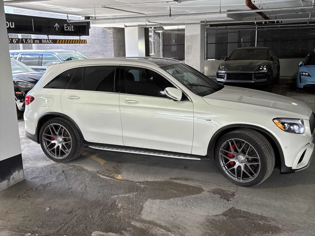 Mercedes-Benz GLC 63 AMG S * PREMIUM PCK * ПАНОРАМА * 2 КЛЮЧА - автомобили, коли, обяви за нови и употребявани 3