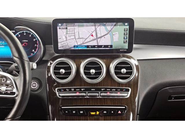 Mercedes-Benz GLC GLC 300 4MATIC | HUD | Панорама | Memory - автомобили, коли, обяви за нови и употребявани 12