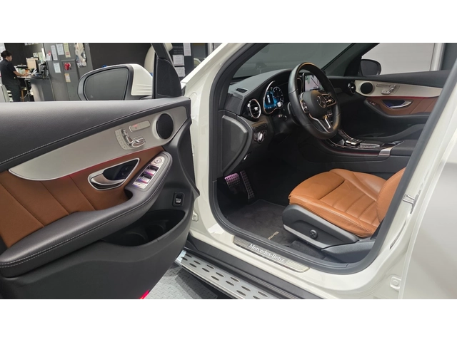 Mercedes-Benz GLC GLC 220 d 4MATIC | HUD | 360  камера | Панорама - автомобили, коли, обяви за нови и употребявани 8