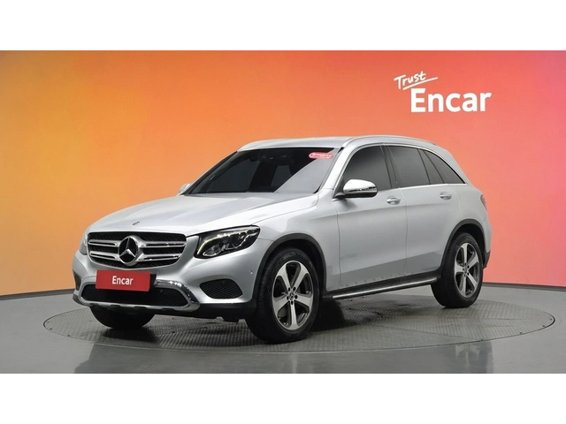 Mercedes-Benz GLC GLC300 4MATIC | Кожа | Memory | LED - автомобили, коли, обяви за нови и употребявани 0
