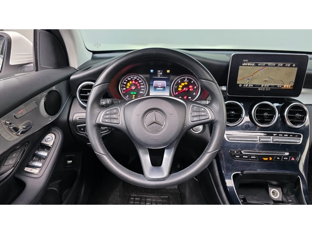 Mercedes-Benz GLC GLC220 d 4MATIC | Панорама | Кожа | Memory - автомобили, коли, обяви за нови и употребявани 12