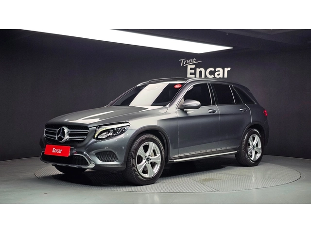 Mercedes-Benz GLC GLC220 d 4MATIC | Панорама | Кожа | Memory - автомобили, коли, обяви за нови и употребявани 0