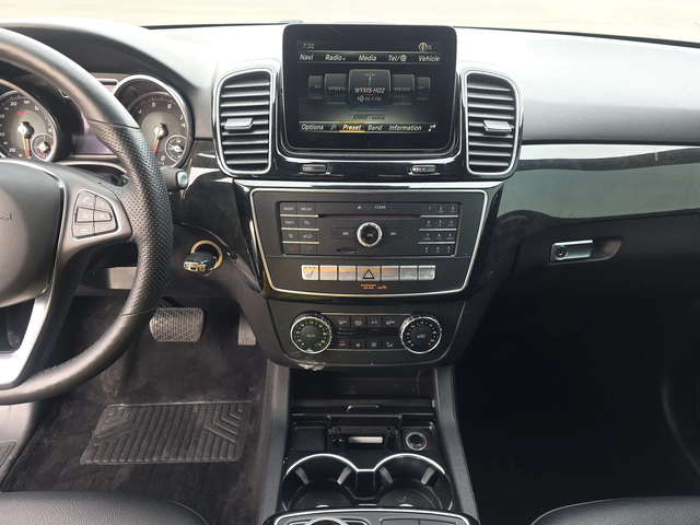 Mercedes-Benz GLE Palladium Silver Metallic* multibeam led* панорама - автомобили, коли, обяви за нови и употребявани 9