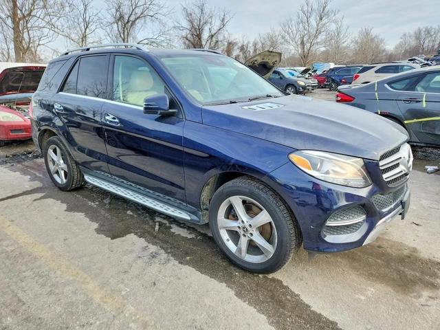 Mercedes-Benz GLE 350 4MATIC* КОжа* Подгрев* Кейлес* Blind Spot* - автомобили, коли, обяви за нови и употребявани 3