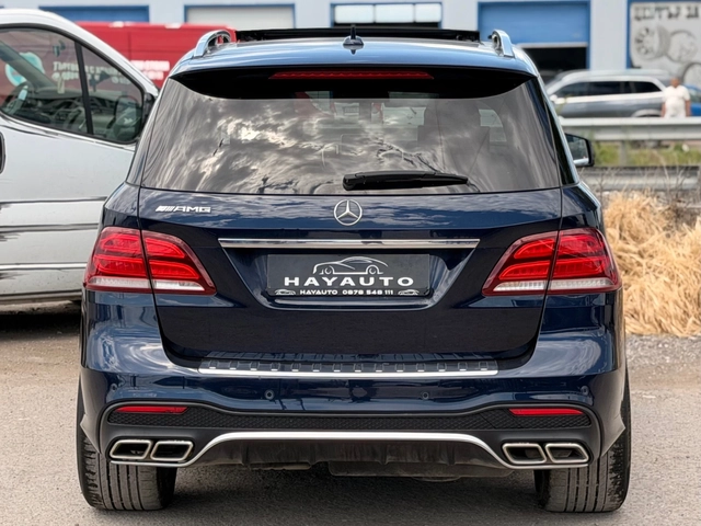 Mercedes-Benz GLE 350 d= 4Matic= AMG= Carbon Pack= HUD= 3xTV= Панорама= - автомобили, коли, обяви за нови и употребявани 5