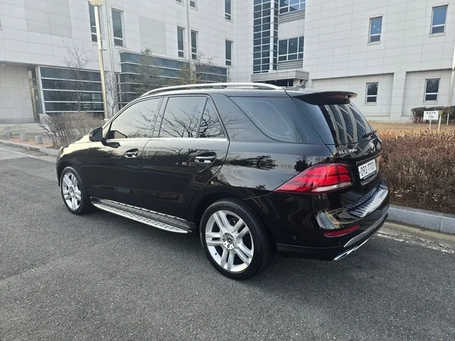Mercedes-Benz GLE 350 D 4Matic - САМО 30% АВАНС - автомобили, коли, обяви за нови и употребявани 8