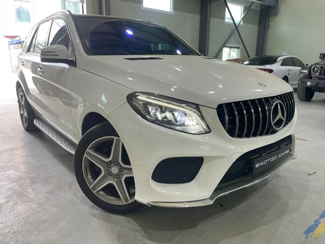 Mercedes-Benz GLE 350 d 4 Matic ! AMG Line ! - автомобили, коли, обяви за нови и употребявани 0