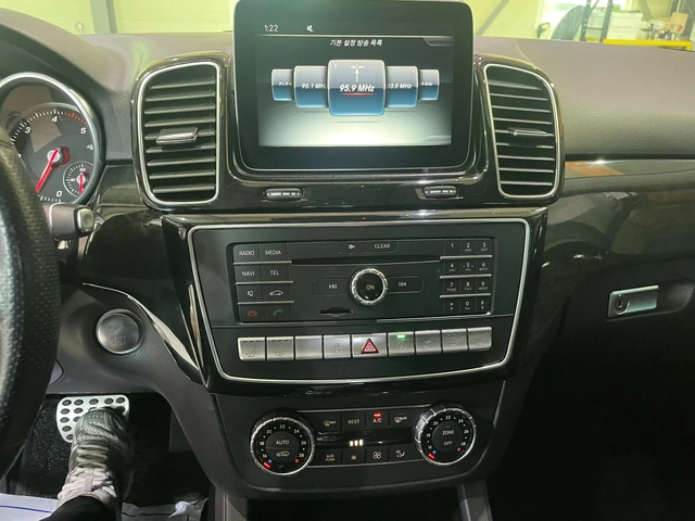 Mercedes-Benz GLE 350 d 4 Matic ! AMG Line ! - автомобили, коли, обяви за нови и употребявани 14