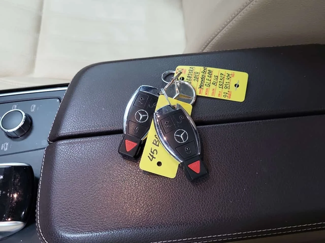 Mercedes-Benz GLE 400 ПОДГРЕВИ * ПАНО * KEYLESS * CARFAX - автомобили, коли, обяви за нови и употребявани 7