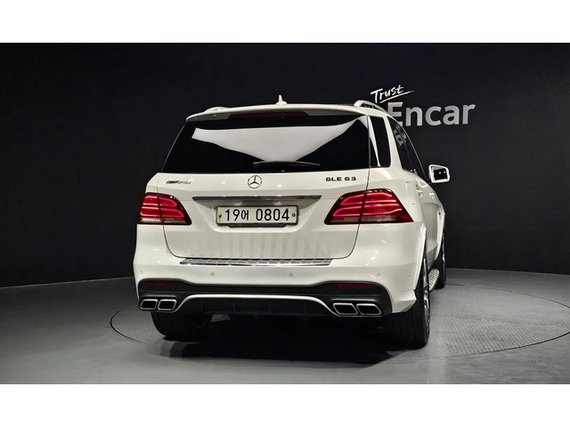 Mercedes-Benz GLE 63 AMG HARMAN* ОБДУХ* PANO* TV* ЩОРИ* КРАЙНА ЦЕНА - автомобили, коли, обяви за нови и употребявани 3