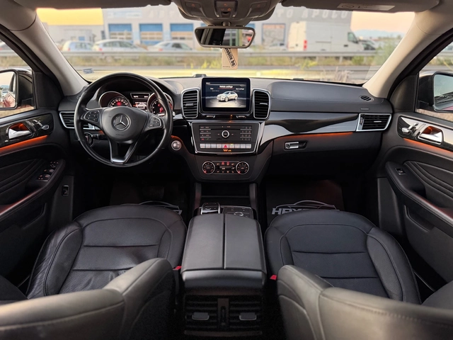 Mercedes-Benz GLE Coupe 400i= 4-MATIC= AMG= DISTRONIC= KEYLES GO= PANO - автомобили, коли, обяви за нови и употребявани 9