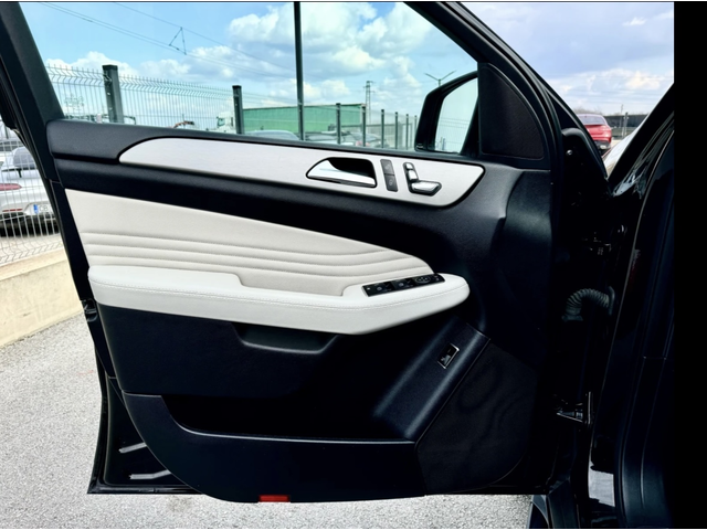 Mercedes-Benz GLE Coupe Black edition 350d 4-matic - автомобили, коли, обяви за нови и употребявани 7