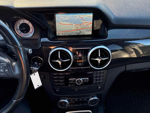 Mercedes-Benz GLK 250BlueTec* Подгрев* Пано* AMG pack* Камера - автомобили, коли, обяви за нови и употребявани 7