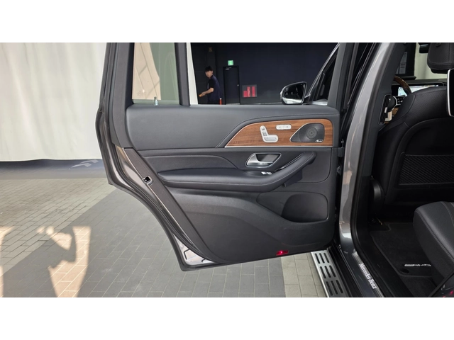 Mercedes-Benz GLS 400 d - автомобили, коли, обяви за нови и употребявани 9