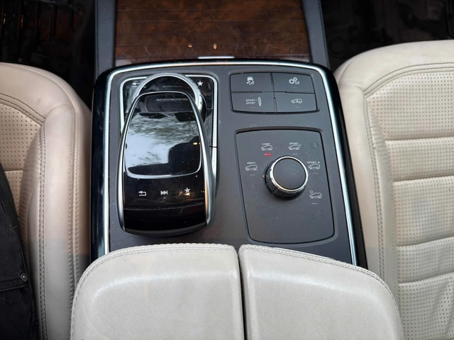 Mercedes-Benz GLS 63 AMG ДИСТРОНИК * ОБДУХВАНЕ * ПАНОРАМА * CARFAX - автомобили, коли, обяви за нови и употребявани 7