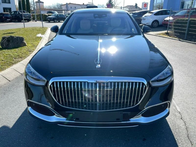 Mercedes-Benz Maybach 4M AMG Lang - автомобили, коли, обяви за нови и употребявани 1