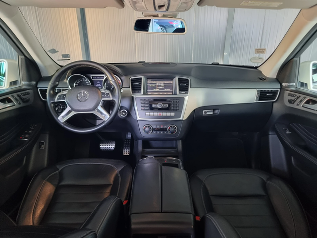 Mercedes-Benz ML 350 Panorama* AMG* Keyless* Distronic* Camera* - автомобили, коли, обяви за нови и употребявани 12