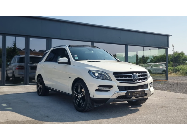 Mercedes-Benz ML 350 Panorama* AMG* Keyless* Distronic* Camera* - автомобили, коли, обяви за нови и употребявани 2