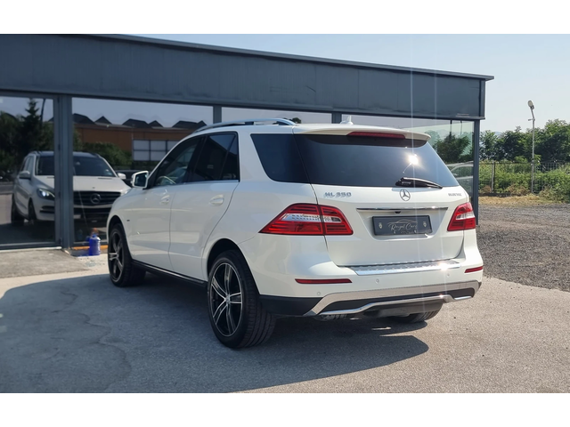 Mercedes-Benz ML 350 Panorama* AMG* Keyless* Distronic* Camera* - автомобили, коли, обяви за нови и употребявани 6